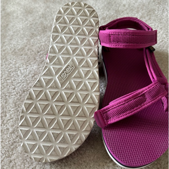 TEVA fuchsia flatform sandals size 8 - Picture 6 of 7